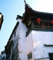 海南藏族古人挑选房子时，行家判断吉凶，通常要察看这五种“气”